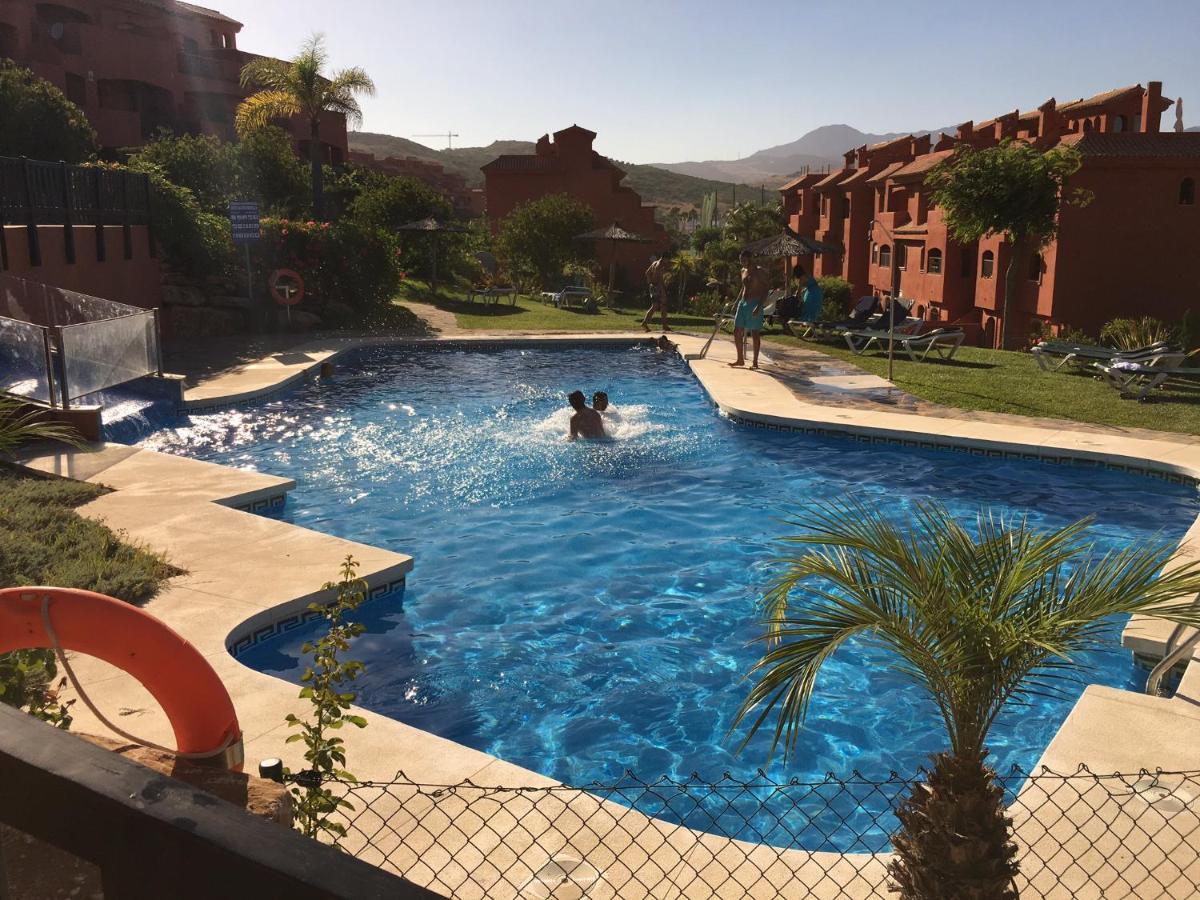 Luxury 2-Bedrooms & Bathrooms Estepona Apartment Eksteriør billede